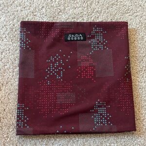 Skida Burgundy Geometric Face Mask